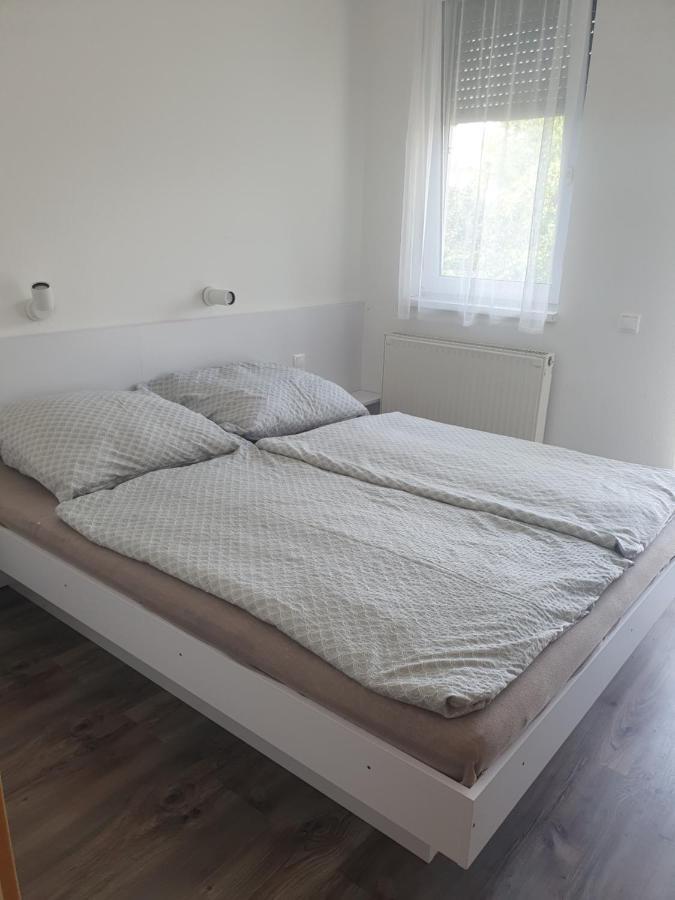 Maja apartman 2 Balatonlelle Exterior foto